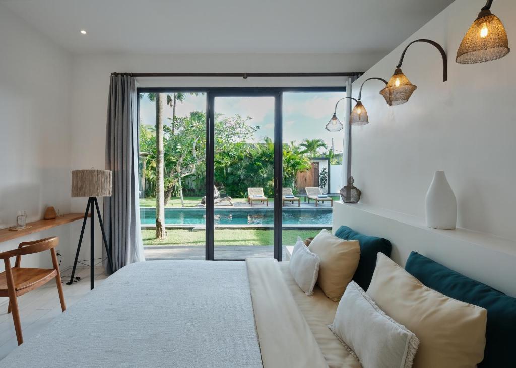Villa Lileo - Stunning & Bright Luxury 4BR Villa 5 Minutes to Berawa Canggu, Perfect for a Relaxing Getaway Villa Lileo - Stunning & Bright Luxury 4BR Villa 5 Minutes to Berawa Canggu, Perfect for a Relaxing Getaway