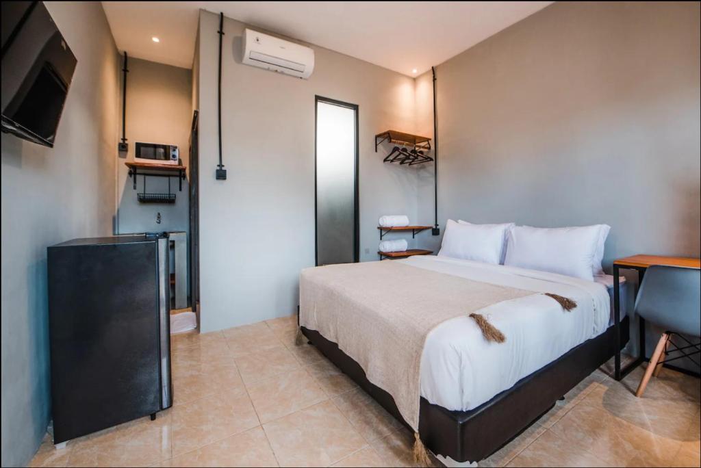 Canggu Apartments: Studio+Kitchen / Batu Bolong-A1 Canggu Apartments: Studio+Kitchen / Batu Bolong-A1