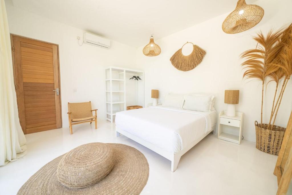 Elegant 5br Villa With Pool & Rooftop Umalas Elegant 5br Villa With Pool & Rooftop Umalas