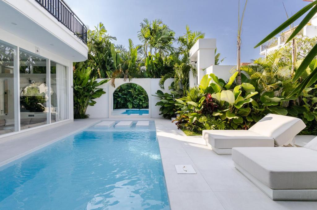 Luxe 3BR - 1 Min from Beach - Central Canggu