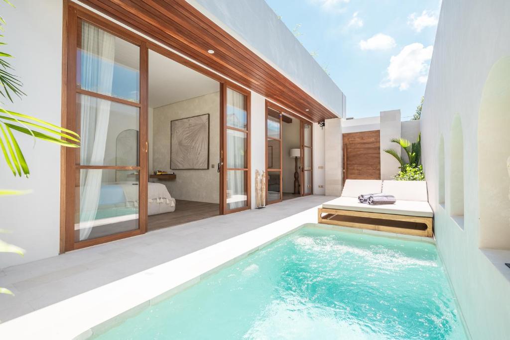 New Luxury Tropical Villa Canggu New Luxury Tropical Villa Canggu