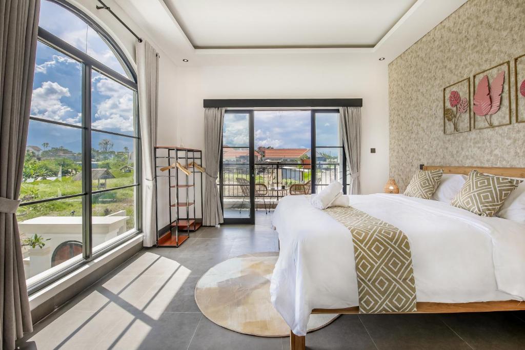 Brand New Canggu 3BR Villa-Rooftop, Gym, Projector Brand New Canggu 3BR Villa-Rooftop, Gym, Projector