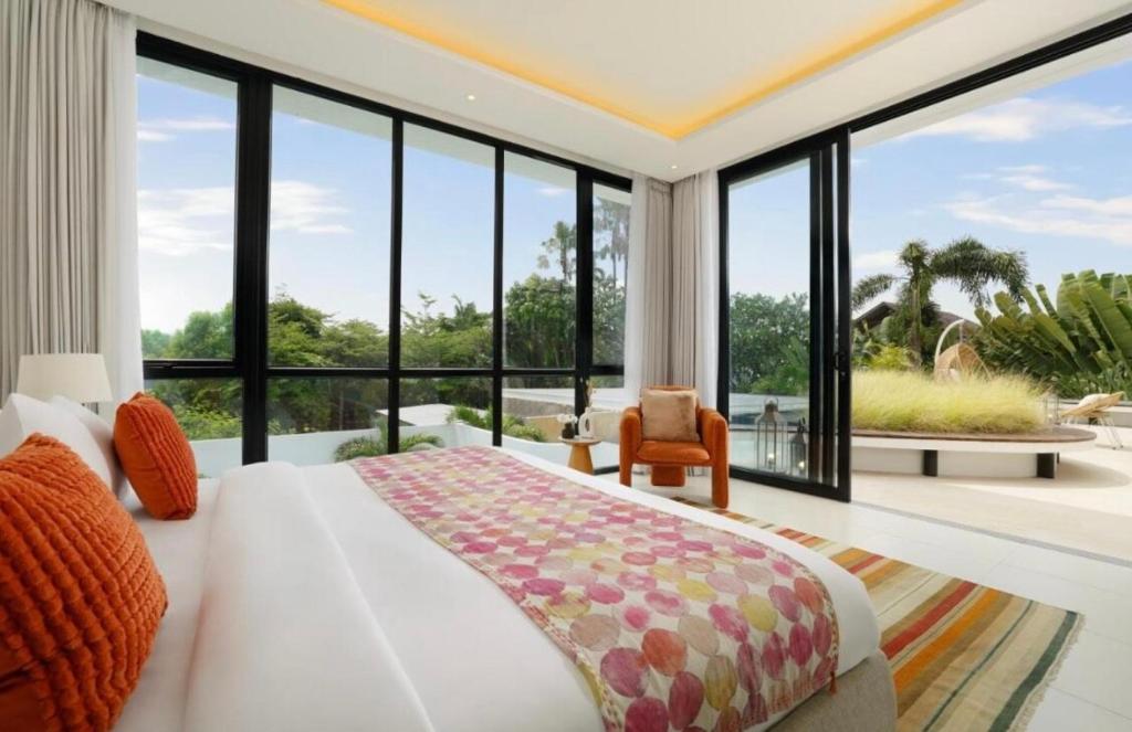 Calm Breeze 4 BR Canggu Heart Villa CYN