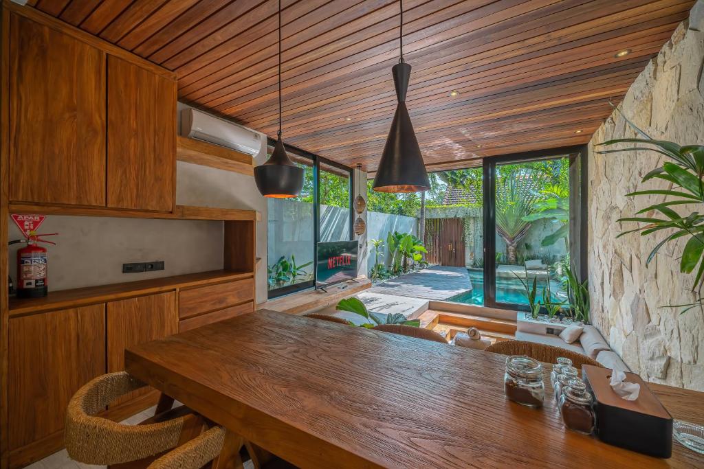 Casa Luca, Chic 1BR Tropical Hideaway in Pererenan