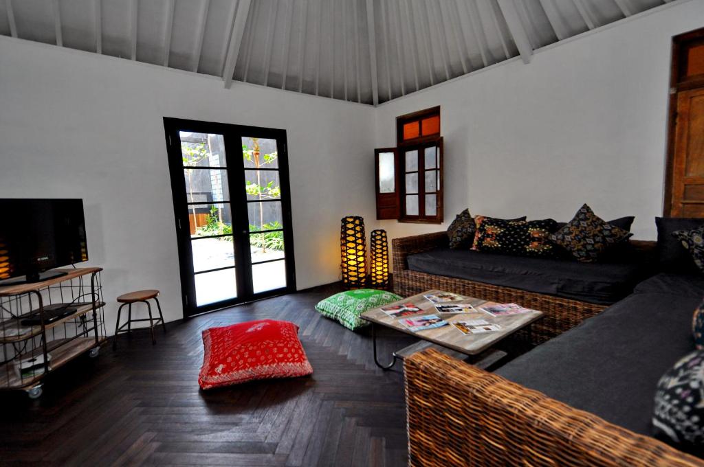Holiday beautiful Villa 4 Bedroom Garden View Canggu Holiday beautiful Villa 4 Bedroom Garden View Canggu