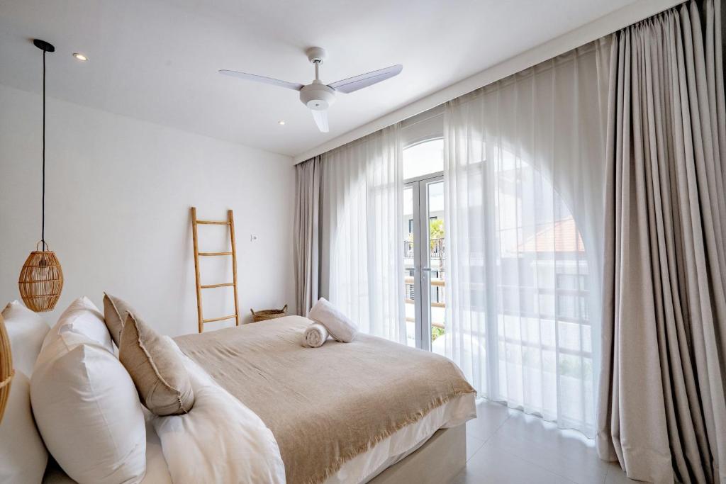 Las Casas Canggu - Beautiful Villa with Pool near Beaches Las Casas Canggu - Beautiful Villa with Pool near Beaches