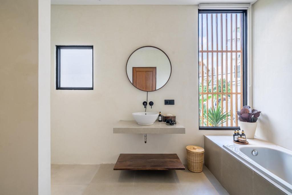 Luxury 3BD Villa Sueno & Cinema Room Pererenan Luxury 3BD Villa Sueno & Cinema Room Pererenan