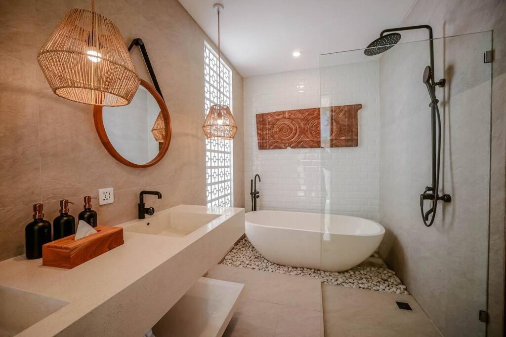 Maison Coucou - Modern Minimalist 3BR Villa near Tanah Lot