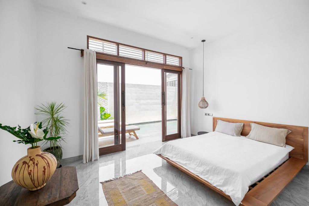 NEW Canggu Center lux 3BR Villa with Pool and View near Beach NEW Canggu Center lux 3BR Villa with Pool and View near Beach