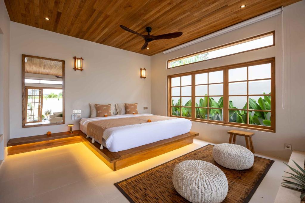 NEW! Zen Minimalist AC Living 1BR Romantic Villa Prime Location Next To Berawa Canggu With Private Pool NEW! Zen Minimalist AC Living 1BR Romantic Villa Prime Location Next To Berawa Canggu With Private Pool