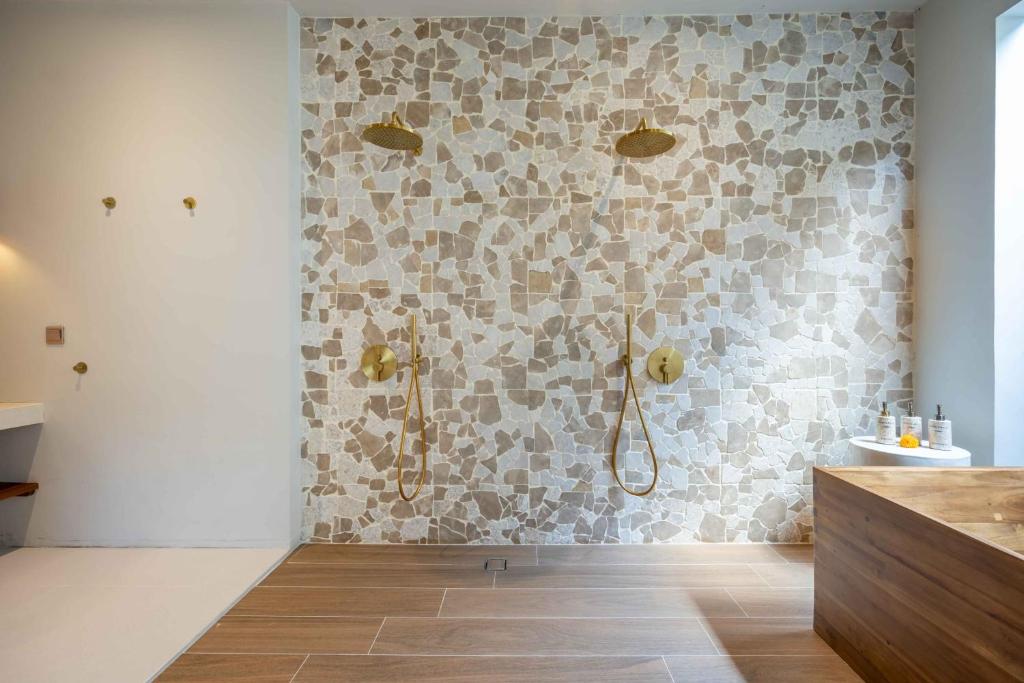 NEW! Zen Minimalist AC Living 1BR Romantic Villa Prime Location Next To Berawa Canggu With Private Pool NEW! Zen Minimalist AC Living 1BR Romantic Villa Prime Location Next To Berawa Canggu With Private Pool