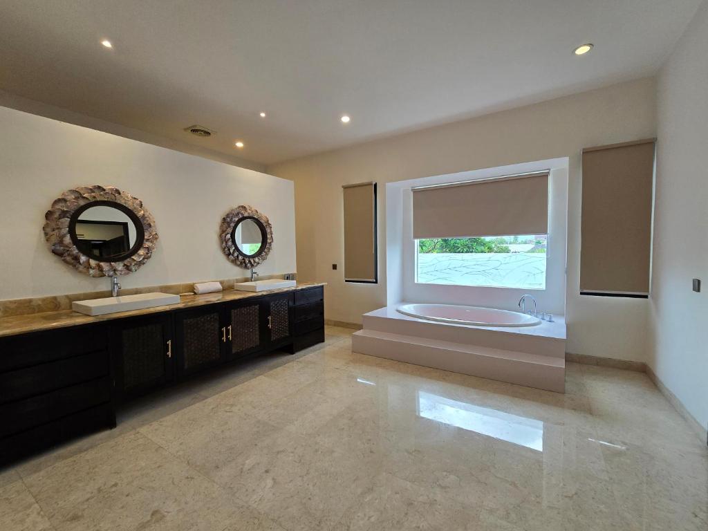 Villa Akasha Luxury 6 bedroom villa near beach Villa Akasha Luxury 6 bedroom villa near beach