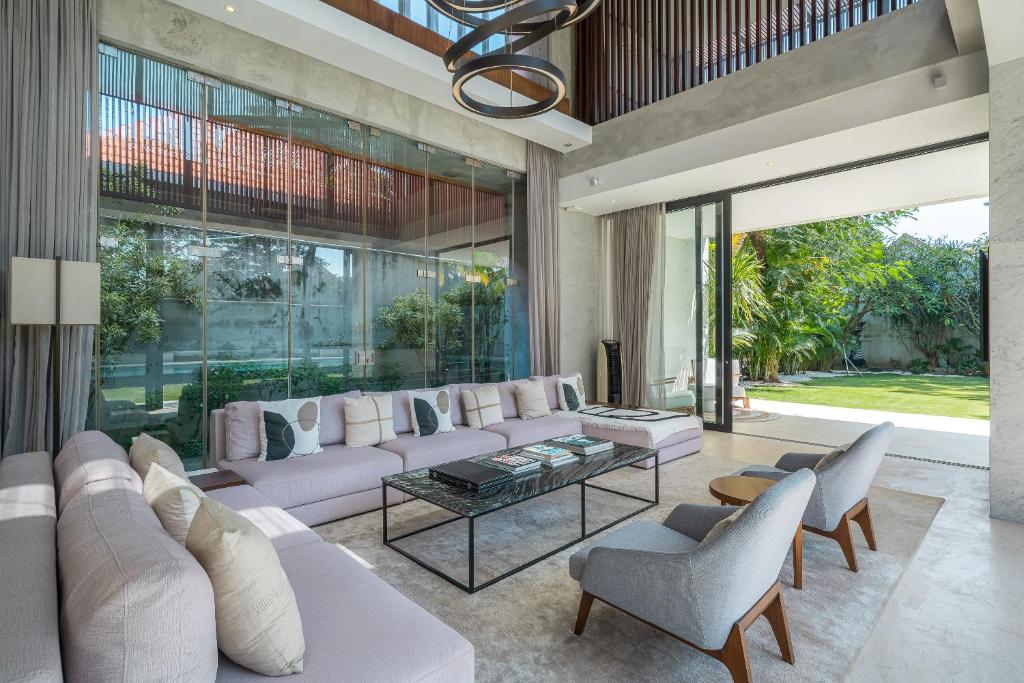 Villa Beaulieu - NEW Exquisite 3BR Luxury Villa in Seminyak Villa Beaulieu - NEW Exquisite 3BR Luxury Villa in Seminyak