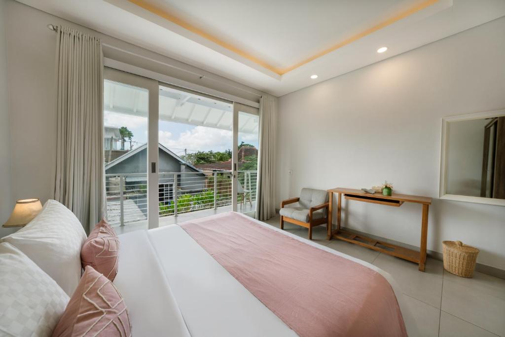Villa Cocomo - Stylish 3BR Pool Villa 100m from Batu Bolong Beach Villa Cocomo - Stylish 3BR Pool Villa 100m from Batu Bolong Beach