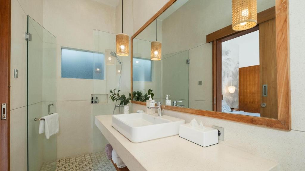 Villa Lapis 1 by Villa Finder Villa Lapis 1 by Villa Finder